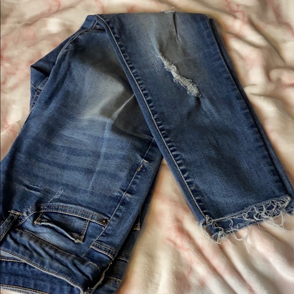Ripped Jeans - Picture 5 of 8